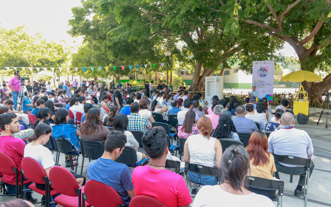 Durante Jornada de Altexto 2023, Rector lee en voz alta, en Coquimatlán