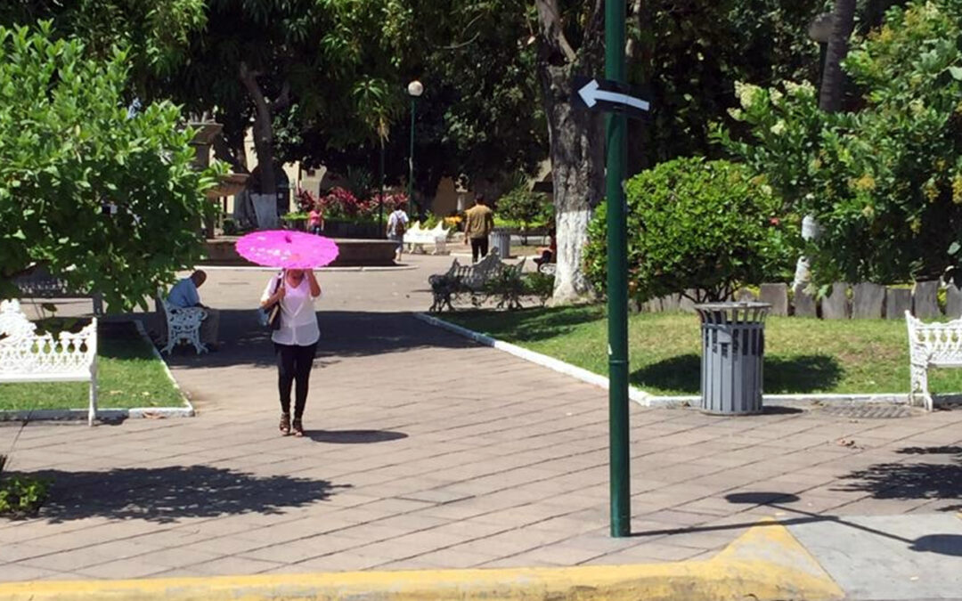 Colima sigue con temperaturas de 40 a 45°C; recomienda no exponerse al sol